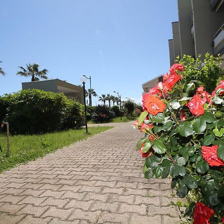 Residence Le Palme Montesilvano Marina Εξωτερικό φωτογραφία