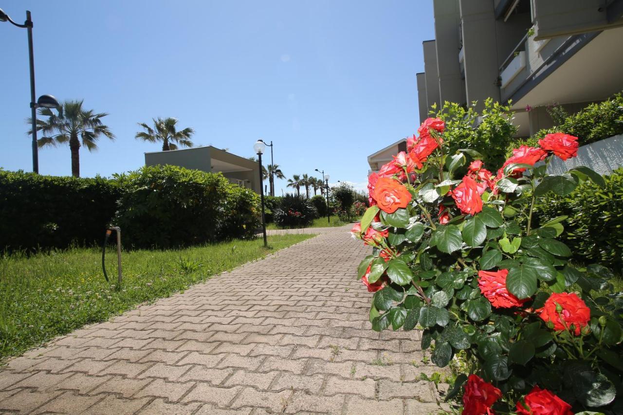 Residence Le Palme Montesilvano Marina Εξωτερικό φωτογραφία