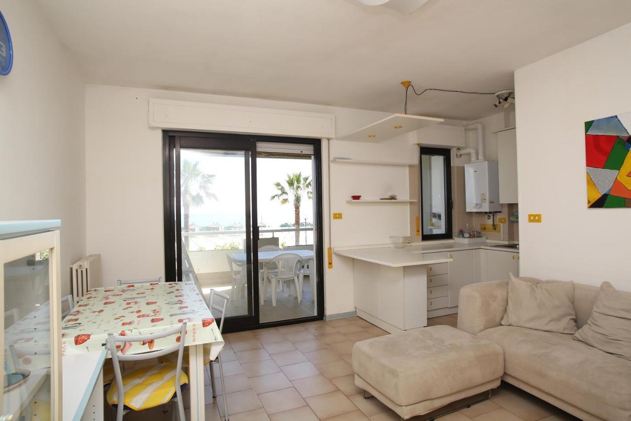 Residence Le Palme Montesilvano Marina Εξωτερικό φωτογραφία